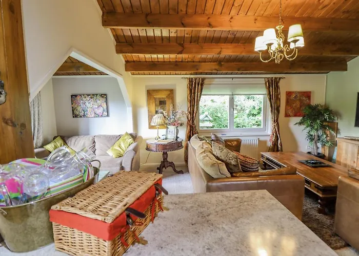 Lakeside Lodge Retreat