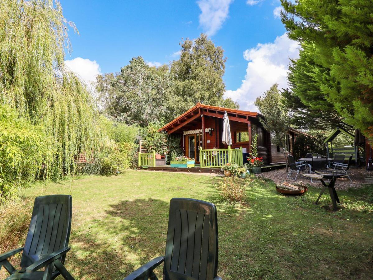 Lakeside Retreat